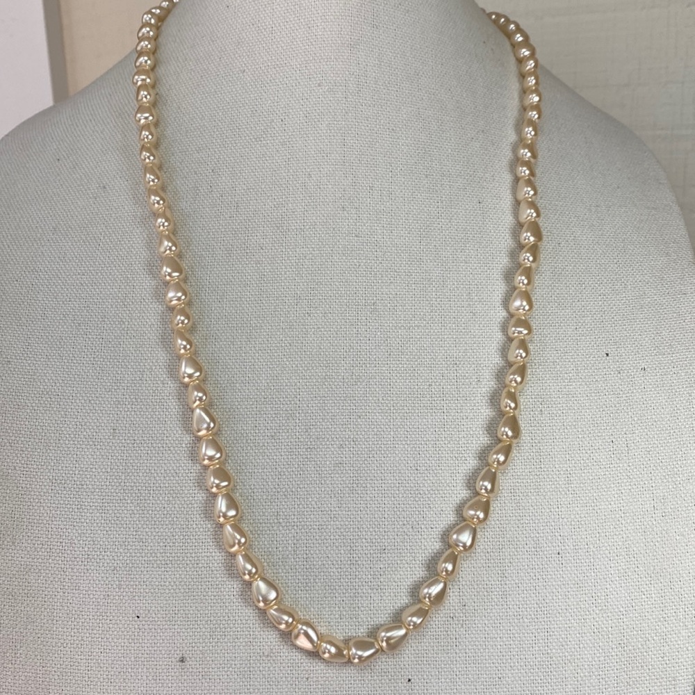 Vintage heart shaped pearl bead necklace